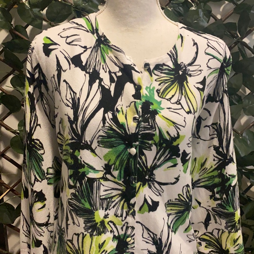 Notations Green Floral Pattern Button Up Sweater